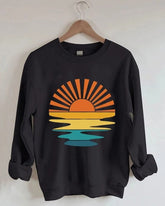 Women's Plus Size Retro Sunset Rays Wavy Sweatshirt