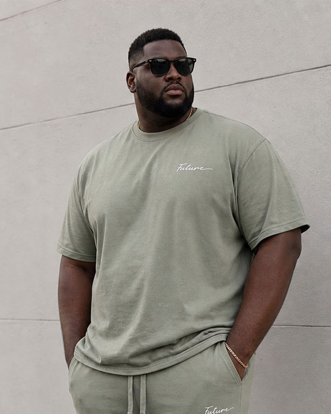 Big & Tall Men's Daily Leisure Simple Travel Hiking Chest Small Label Printed Short Sleeve T-shirt Sports Pants Set