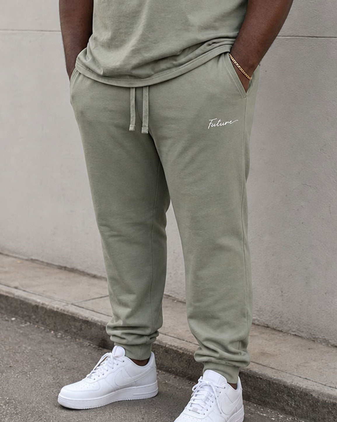 Big & Tall Men's Daily Leisure Simple Travel Hiking Chest Small Label Printed Short Sleeve T-shirt Sports Pants Set