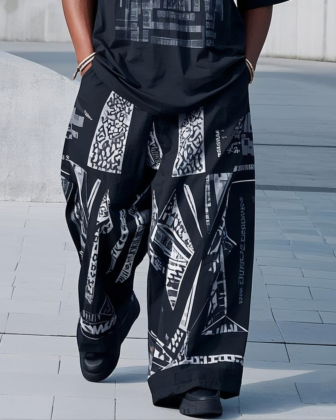 Plus Size Men's Black And White Printed Casual Short-sleeved T-shirt Pants Suit