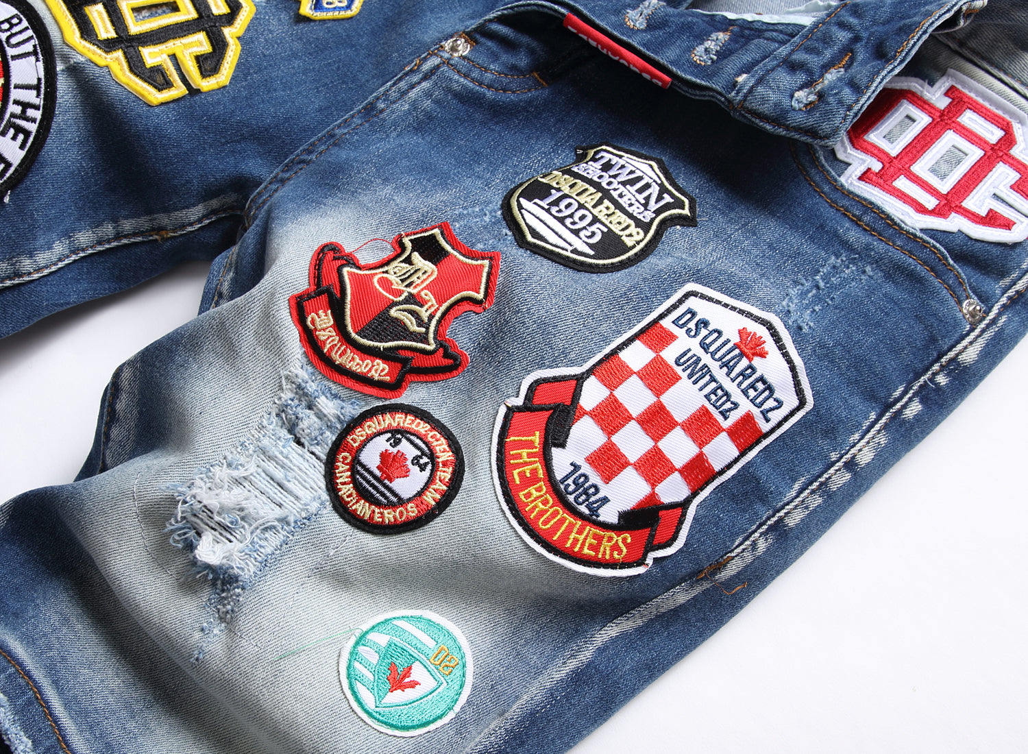 Men's Big & Tall Hole Feature Fashion Trendy Badge Print Jeans