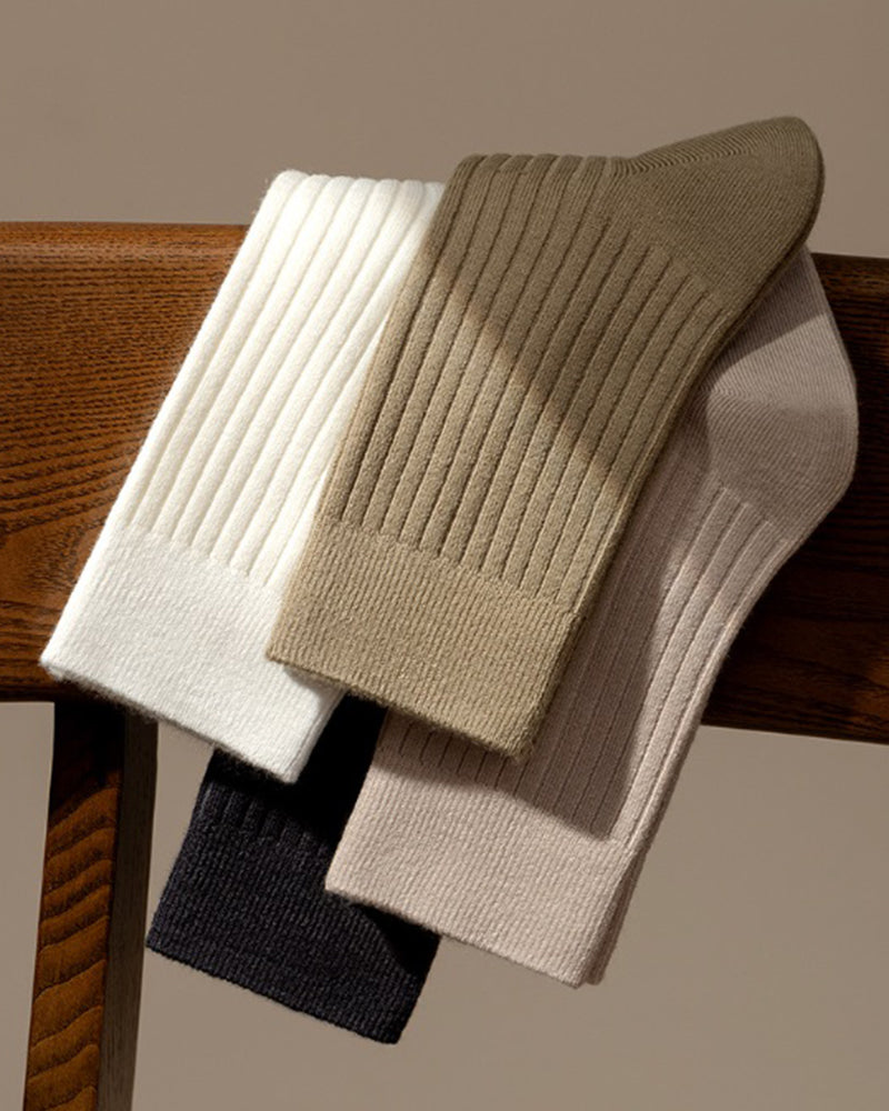 39% Merino Wool Antibacterial Deodorant Sweat Absorbing Mid-Tube Socks