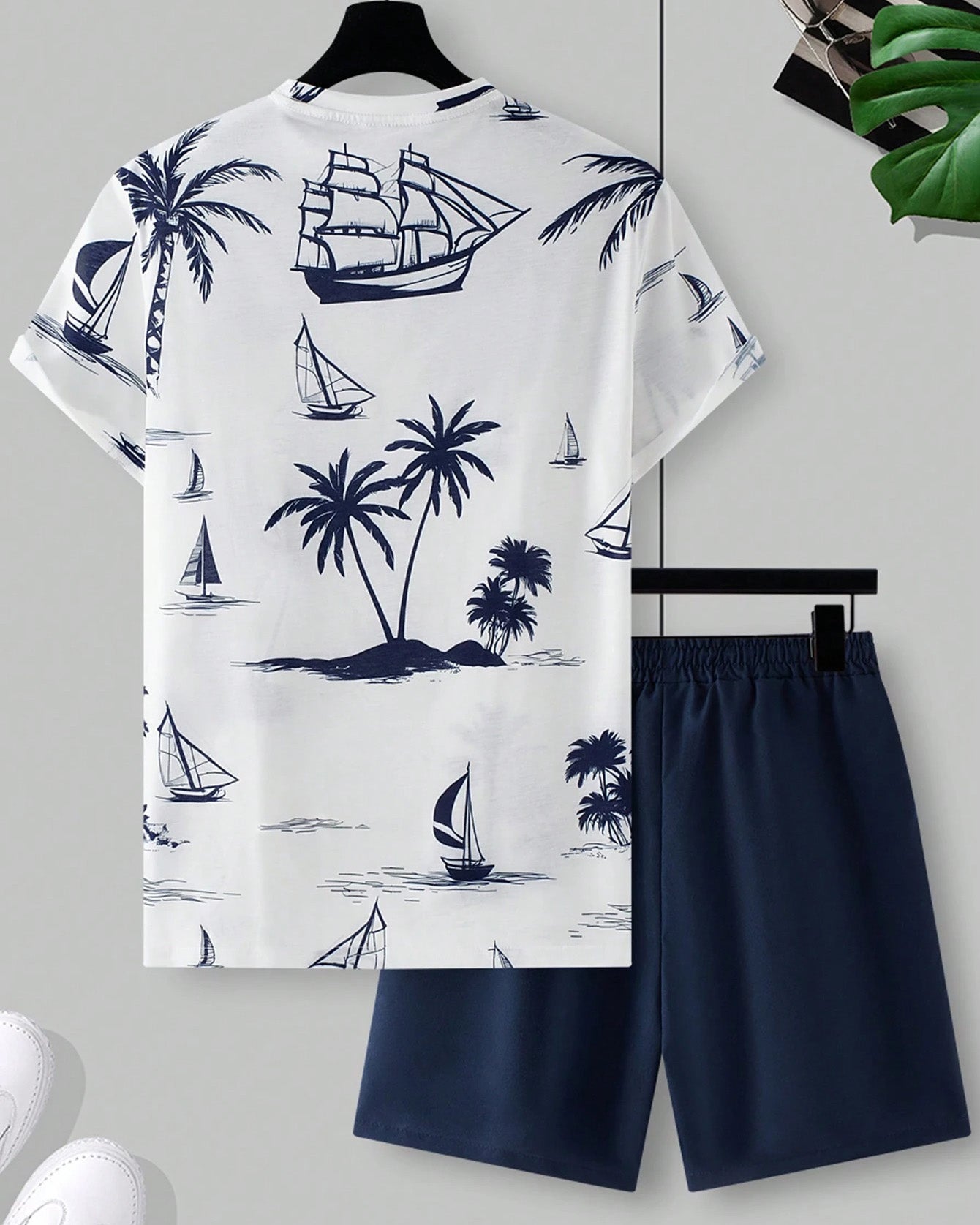 Big & Tall Men's Hawaiian Coconut Tree Cruise Ship Print Crewneck Short Sleeve T-Shirt Shorts Set