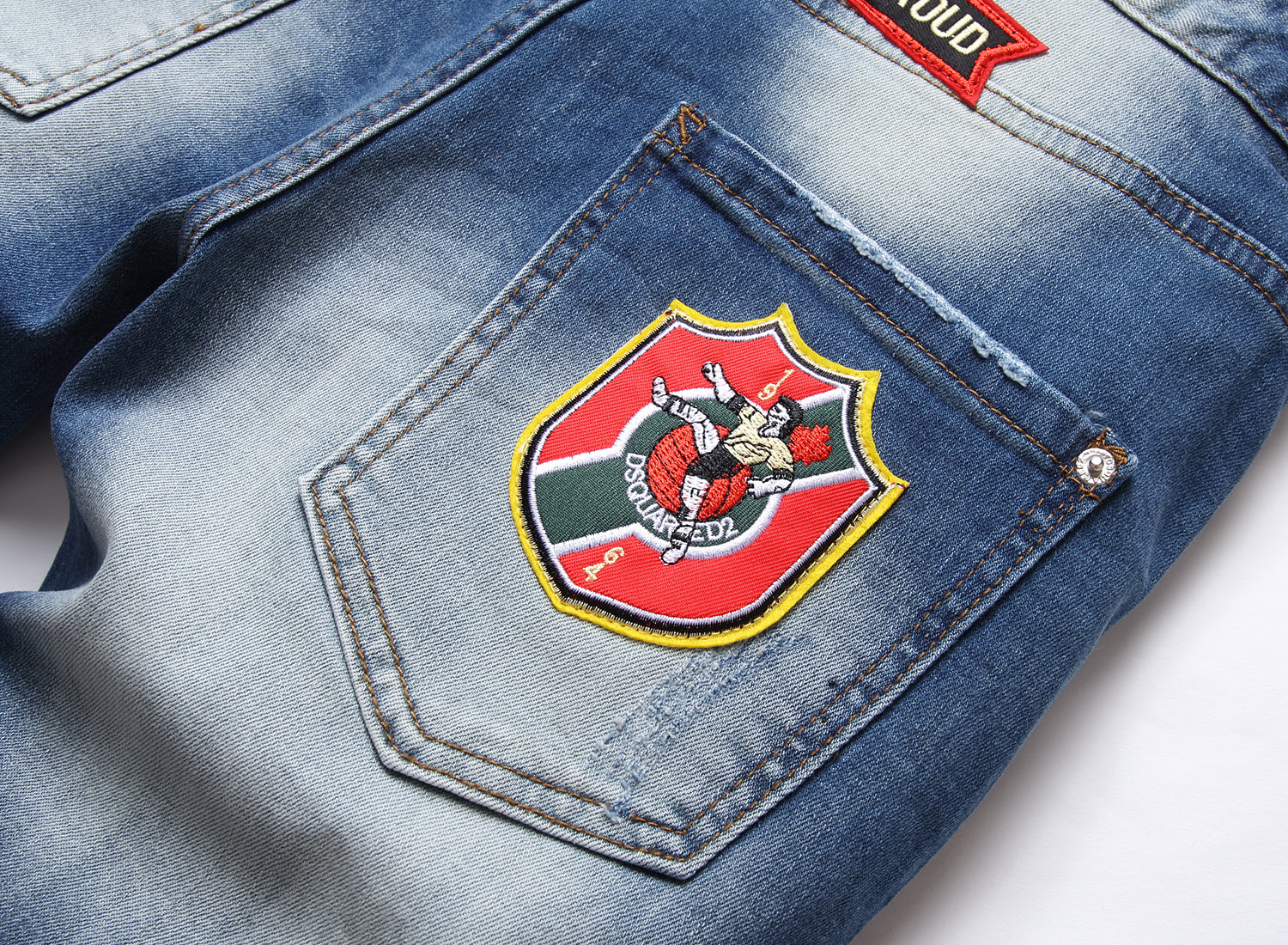Men's Big & Tall Hole Feature Fashion Trendy Badge Print Jeans
